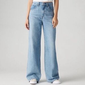 Levi's Women's Straight Leg Jeans - Light Blue